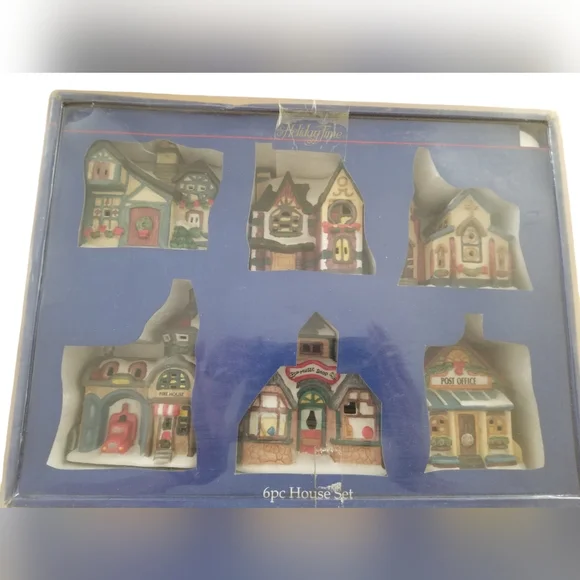 Vintage Holiday Time 6 Piece Village Collectibles House Set - Picture 1 of 10